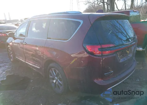 2021 Chrysler Pacifica Hybrid Pinnacle z USA, uszkodzony, nr VIN 2C4RC1N77MR590252